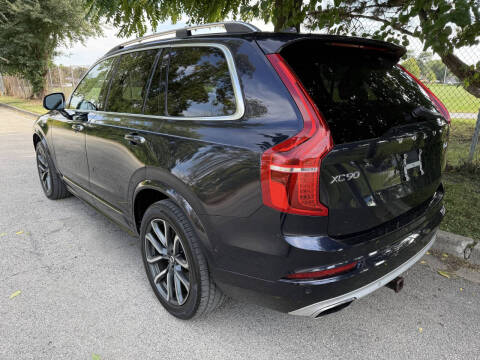 2016 Volvo XC90 T6 Momentum