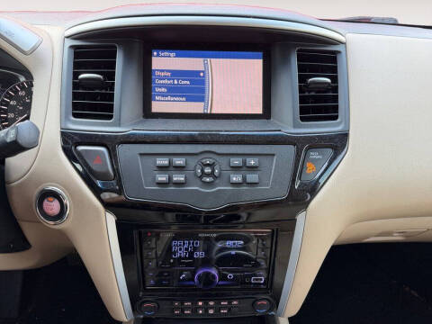 2016 Nissan Pathfinder SV