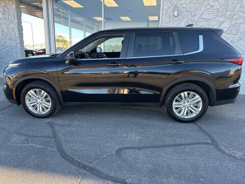 2024 Mitsubishi Outlander ES