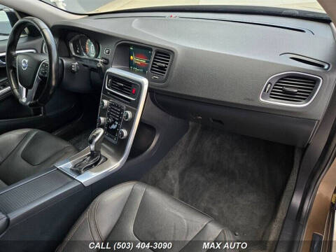 2016 Volvo V60 Cross Country T5