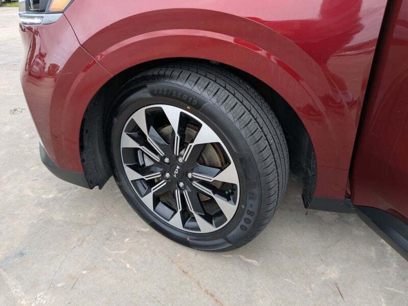 2024 Kia Carnival EX