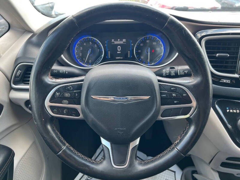 2017 Chrysler Pacifica Touring-L