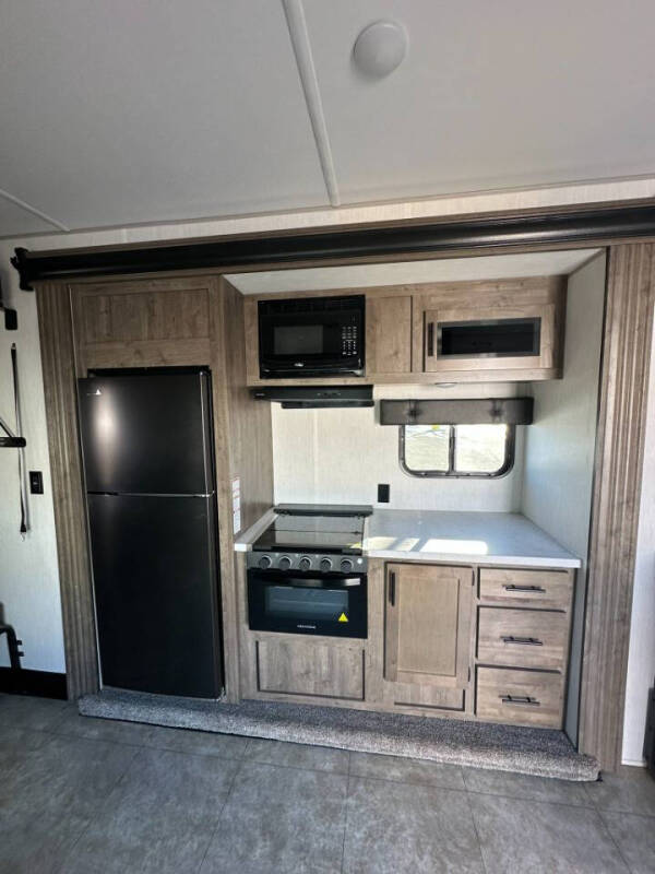 2022 Forest River Vengeance Rogue 26VKS