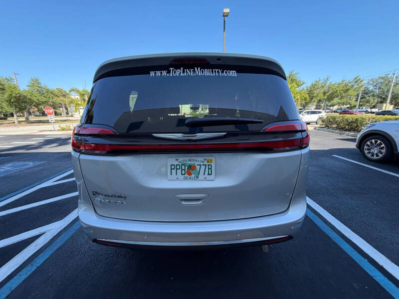 2024 Chrysler Pacifica Touring L
