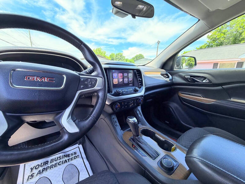 2017 GMC Acadia SLE-2