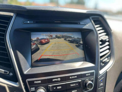 2017 Hyundai Santa Fe SE