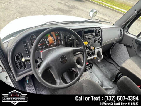 2016 Freightliner M2 106