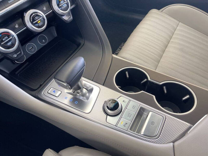 2022 Genesis G70