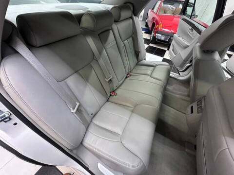 2011 Cadillac DTS Luxury Collection