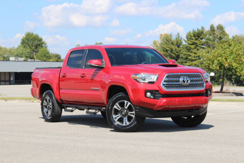 2016 Toyota Tacoma TRD Sport's photo
