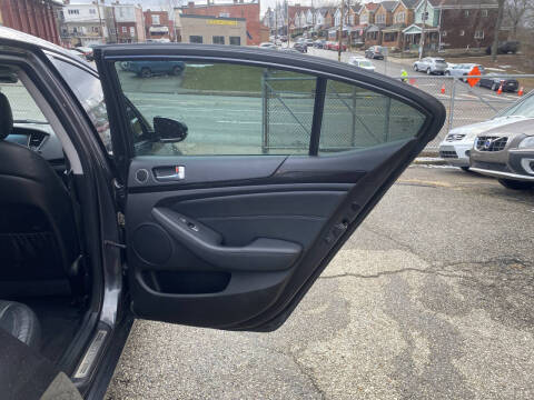2016 Kia Cadenza Premium