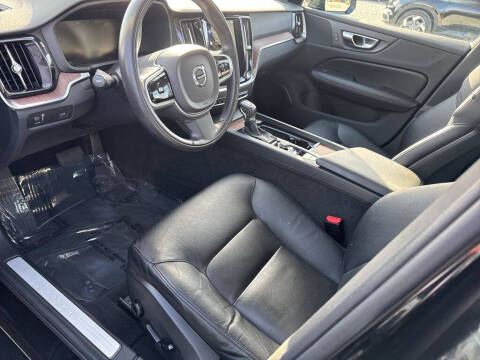 2021 Volvo S60 T5 Momentum