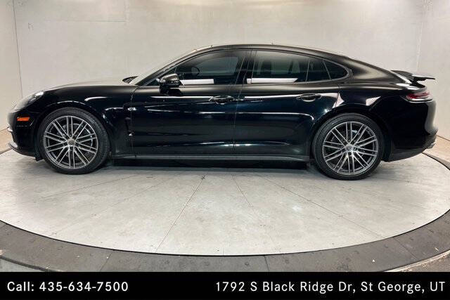 2017 Porsche Panamera 4