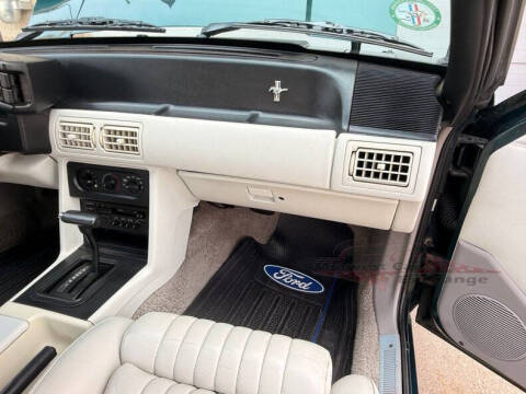 1990 Ford Mustang