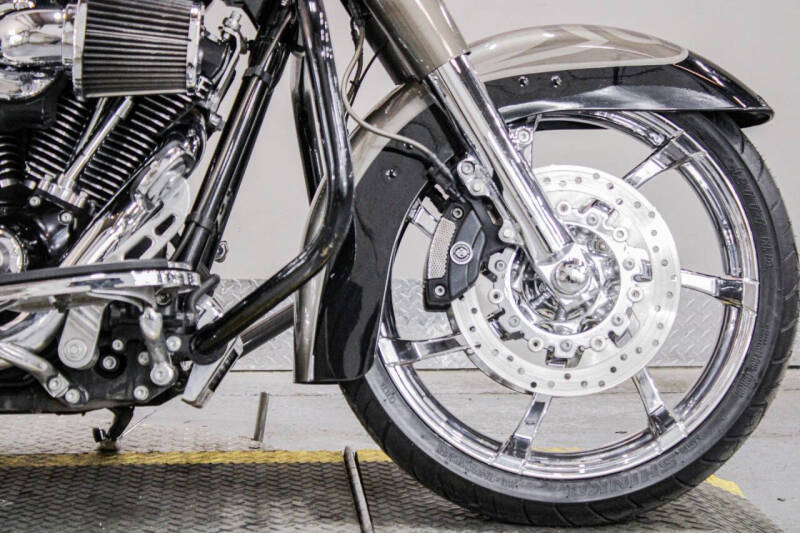 2014 Harley-Davidson CVO Road King