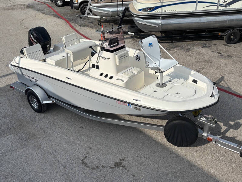 2019 Bayliner Element F18