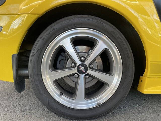 2004 Ford Mustang Mach 1 Premium