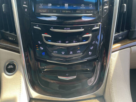 2018 Cadillac Escalade ESV Luxury