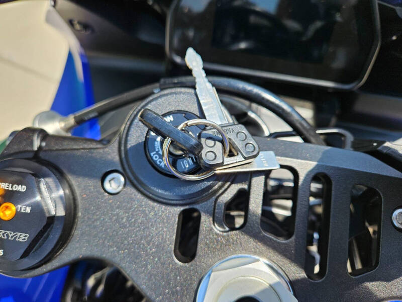 2024 Yamaha YZF-R1