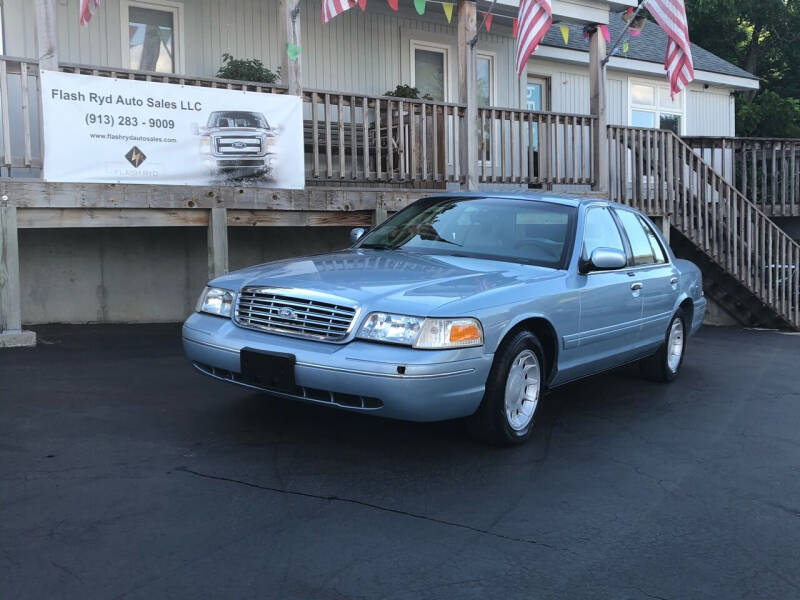 2002 Ford Crown Victoria for sale at Flash Ryd Auto Sales in Kansas City KS