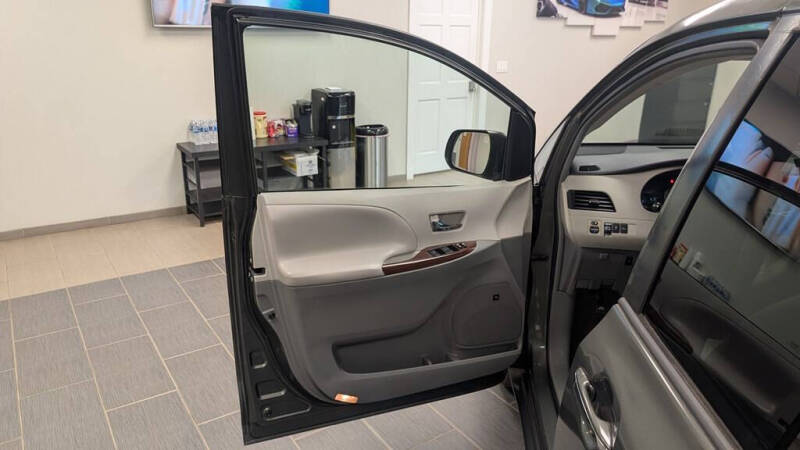 2012 Toyota Sienna