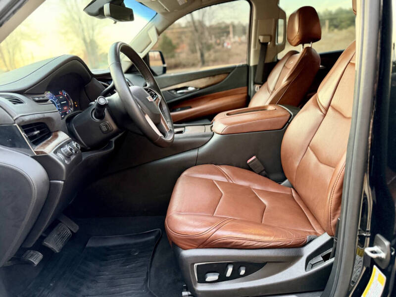 2017 Cadillac Escalade Luxury