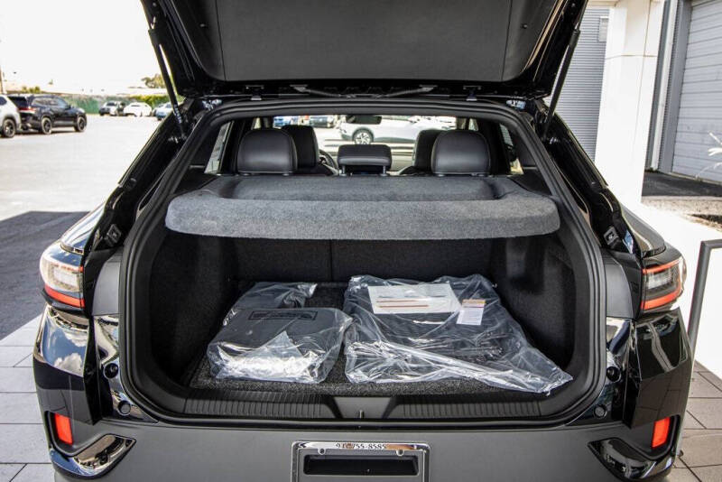 2025 Volkswagen ID.4 Pro