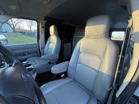 2009 Ford E-Series E-350 SD