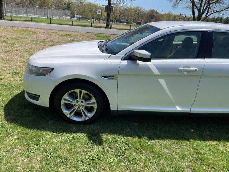 2014 Ford Taurus SEL
