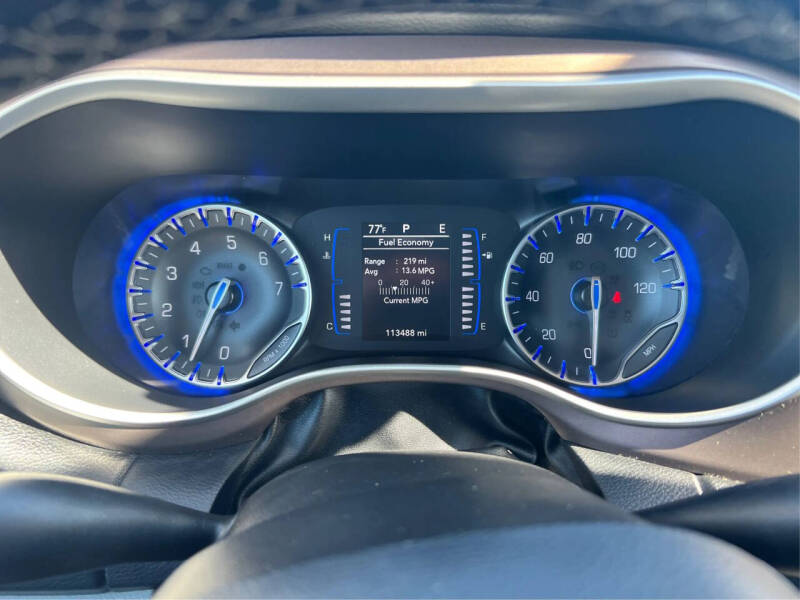 2022 Chrysler Voyager LX