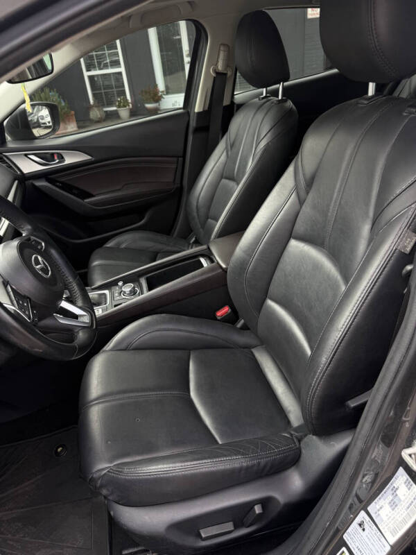 2018 Mazda MAZDA3 Touring