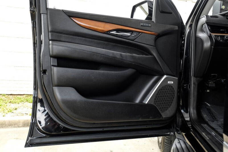 2019 Cadillac Escalade Luxury