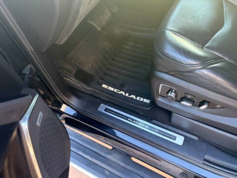 2017 Cadillac Escalade Platinum