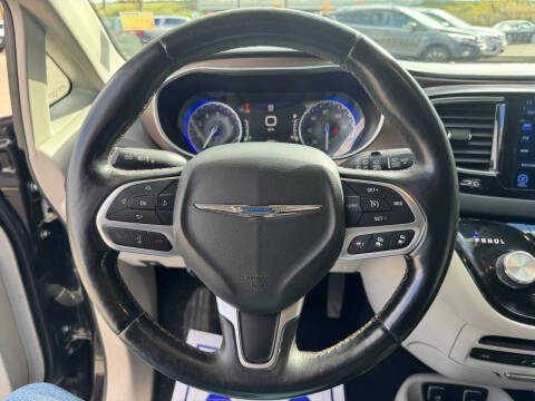 2017 Chrysler Pacifica Touring-L Plus