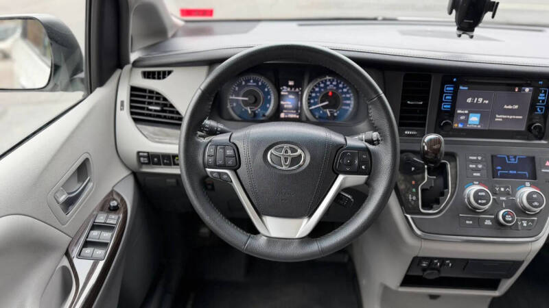 2017 Toyota Sienna