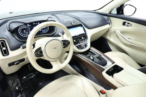 2021 Aston Martin DBX
