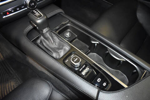 2017 Volvo S90 T5 Momentum