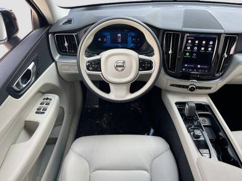2025 Volvo XC60 B5 Core Dark Theme