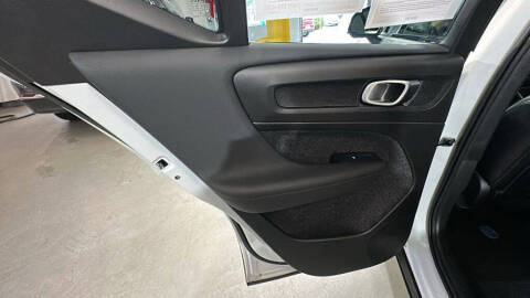 2026 Volvo XC40 B5 Plus