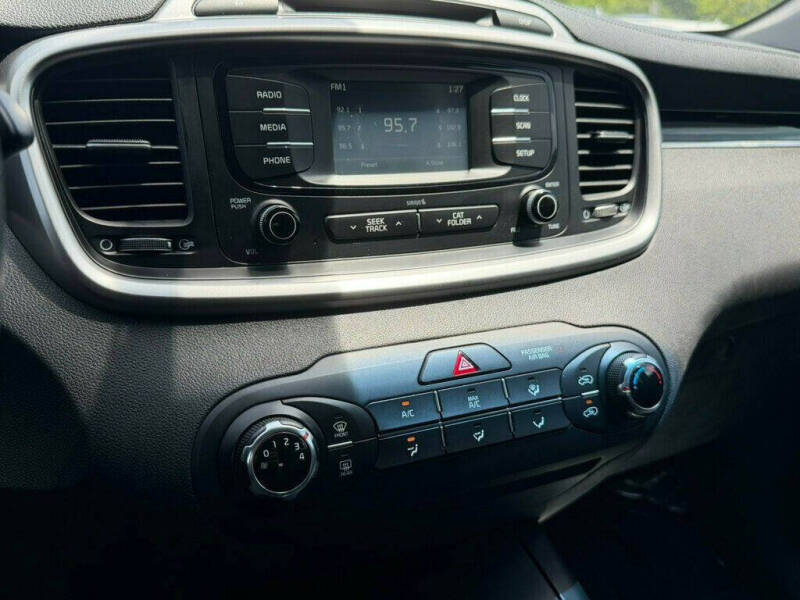 2017 Kia Sorento LX