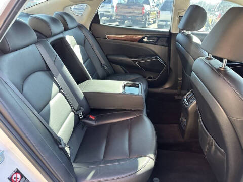 2017 Kia Cadenza Premium