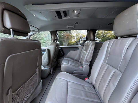 2013 Chrysler Town and Country Touring