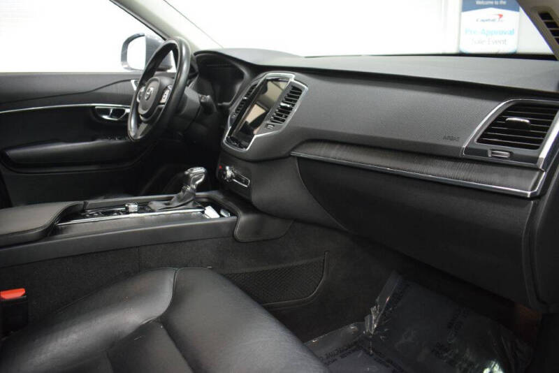 2020 Volvo XC90 T5 Momentum