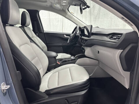 2025 Ford Escape Platinum