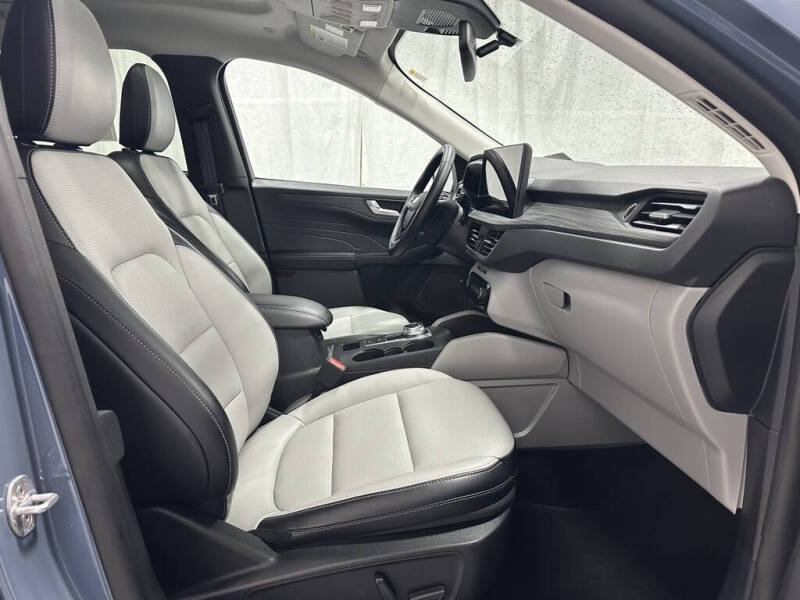 2025 Ford Escape Platinum