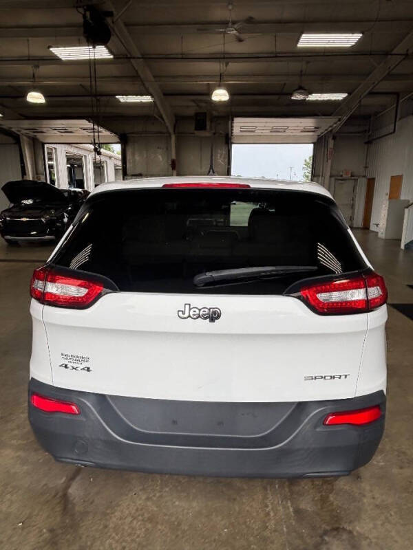 2017 Jeep Cherokee Sport