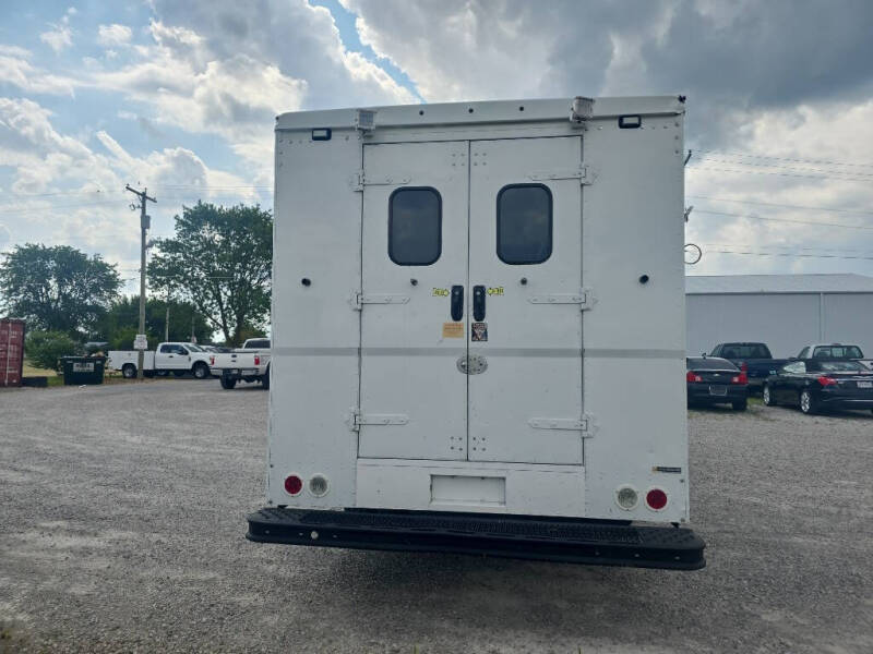 2015 Freightliner MT45 Chassis