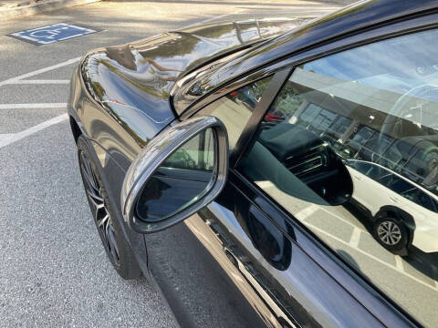 2023 Porsche Macan T