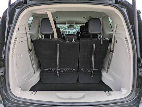 2024 Chrysler Pacifica Plug-In Hybrid Select