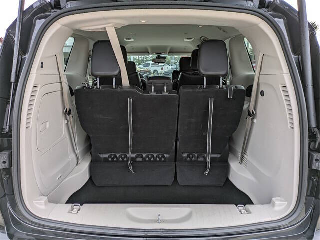 2024 Chrysler Pacifica Plug-In Hybrid Select